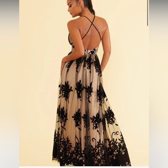 LUXXEL ELEGANT BLACK NUDE FLORAL LACE STRAP DEEP V-NECK GOWN sz S - Picture 3 of 15